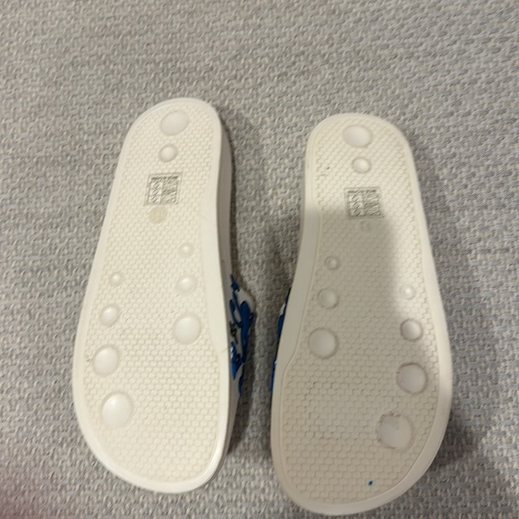 Roller Rabbit Slides - Picture 3 of 3